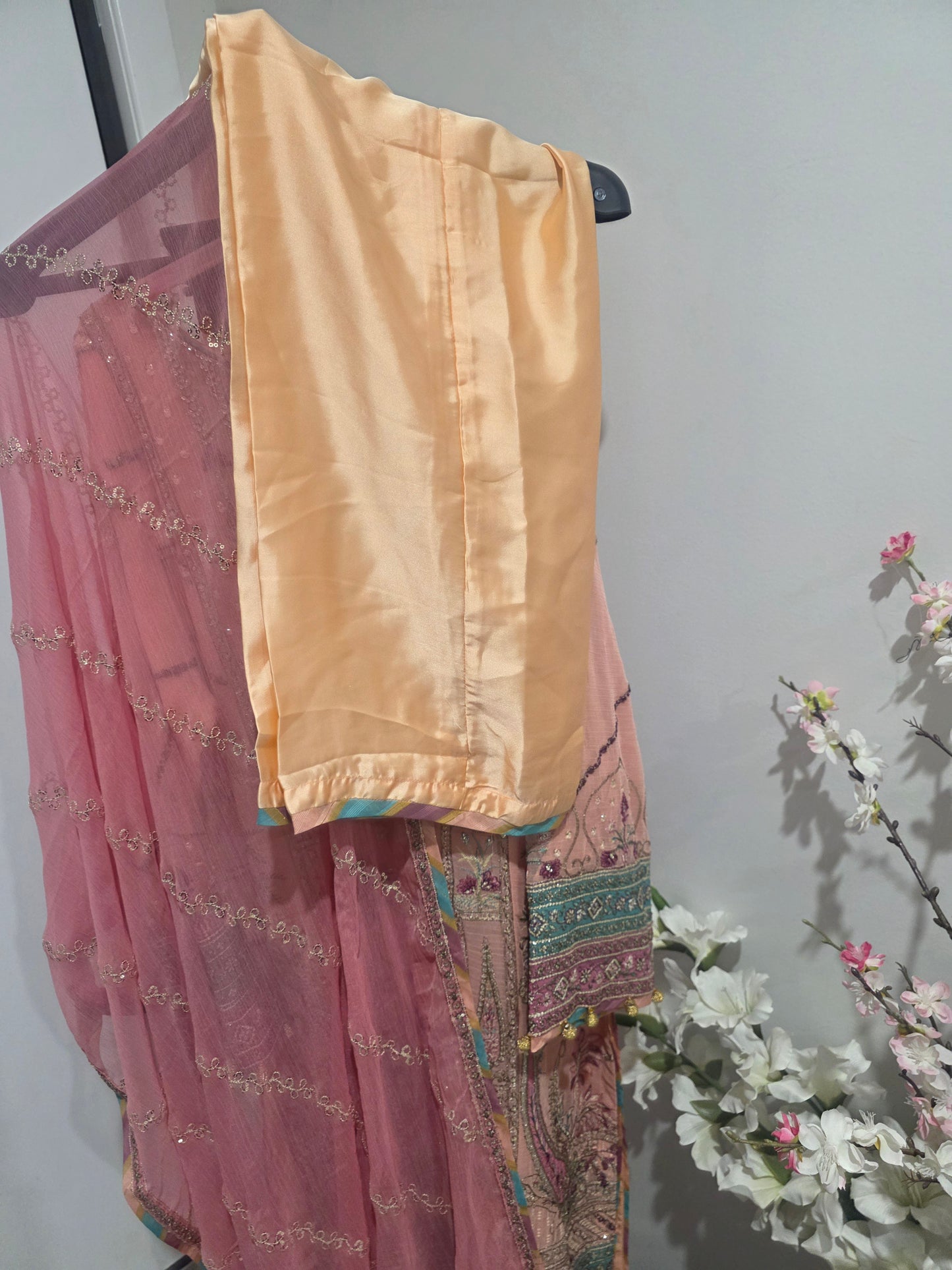 Pakistani/Indian traditional women clothing