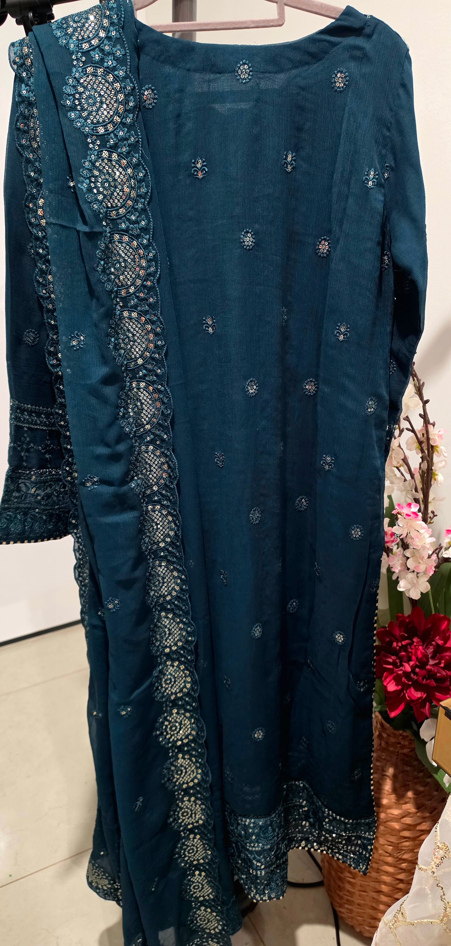 Pakistani/Indian traditional women clothng