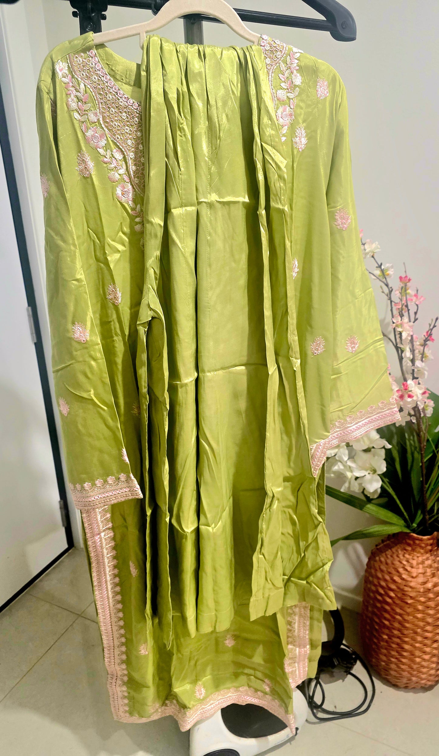 Pakistani/Indian traditional women clothng