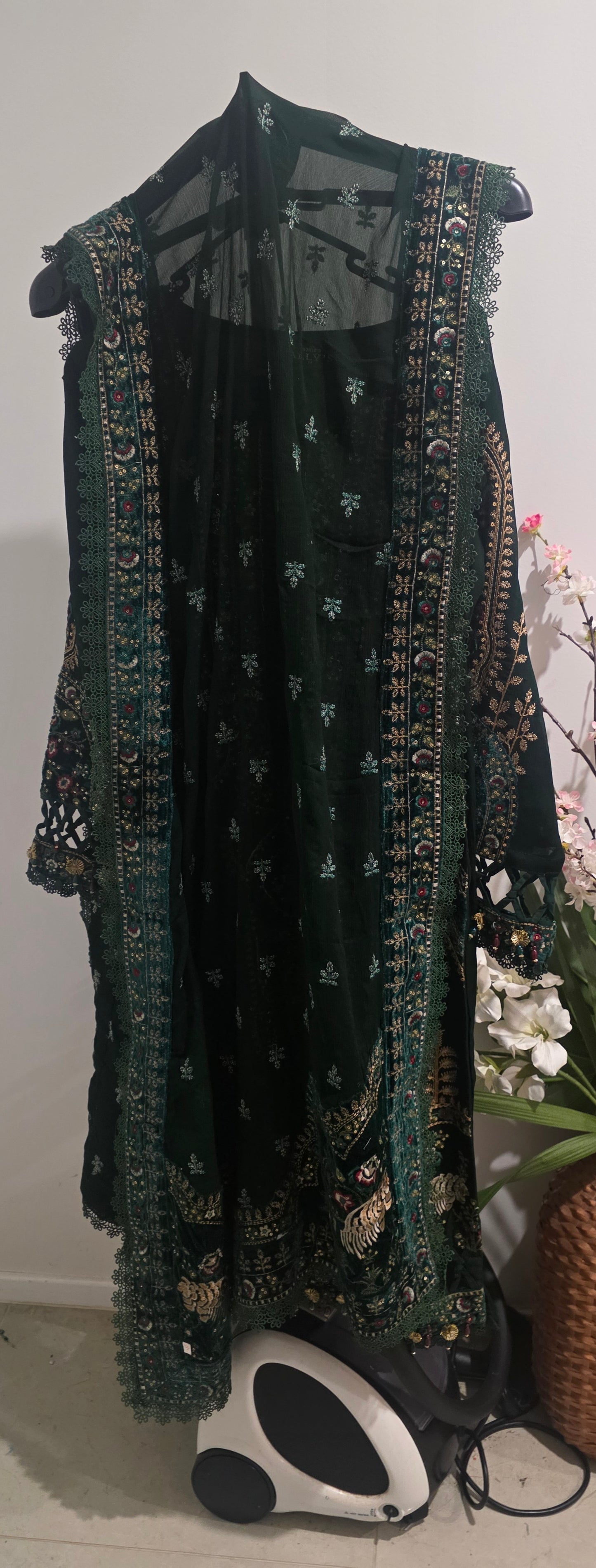 Pakistani/Indian traditional women clothng